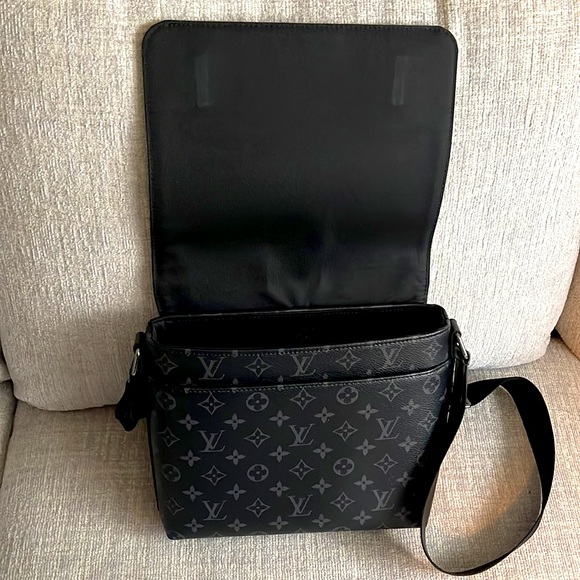 Louis Vuitton Messenger - Picture 3 of 6